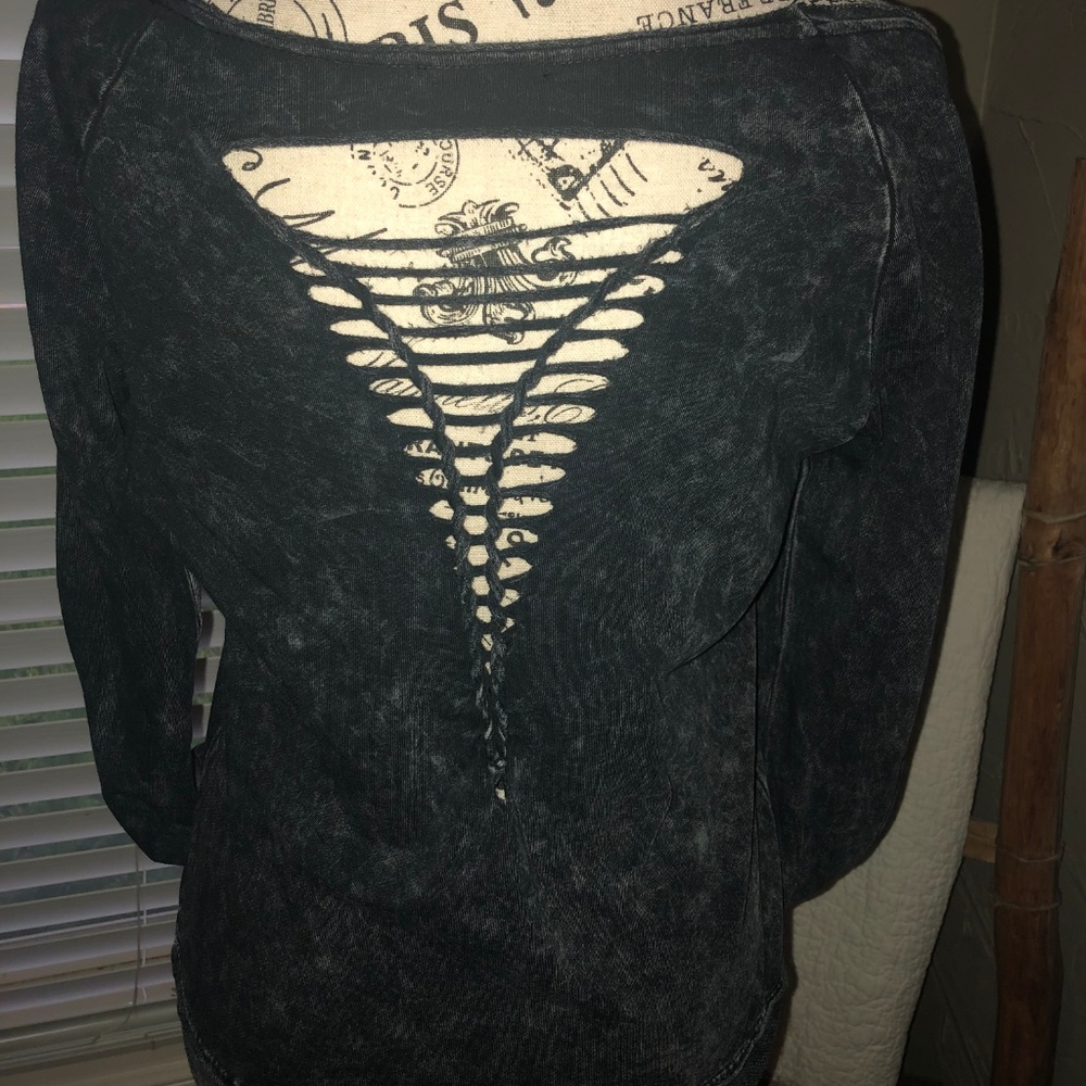 Black Rugged top - Picture 2 of 3